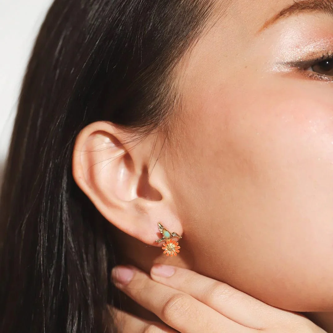 HUMMINGBIRD AND DAISY STUD EARRINGS - Image 2