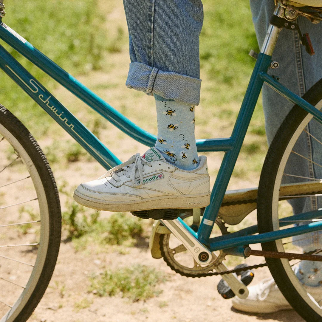 SOCKS THAT PROTECT BEES - Image 2